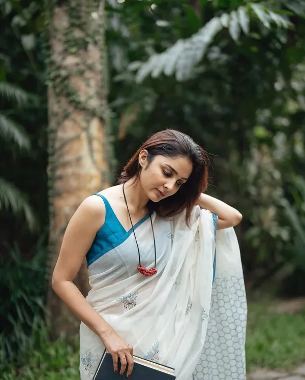 Blooming_Elegance_Saree__|_premium_|_Sunshine_Elegance_Linen