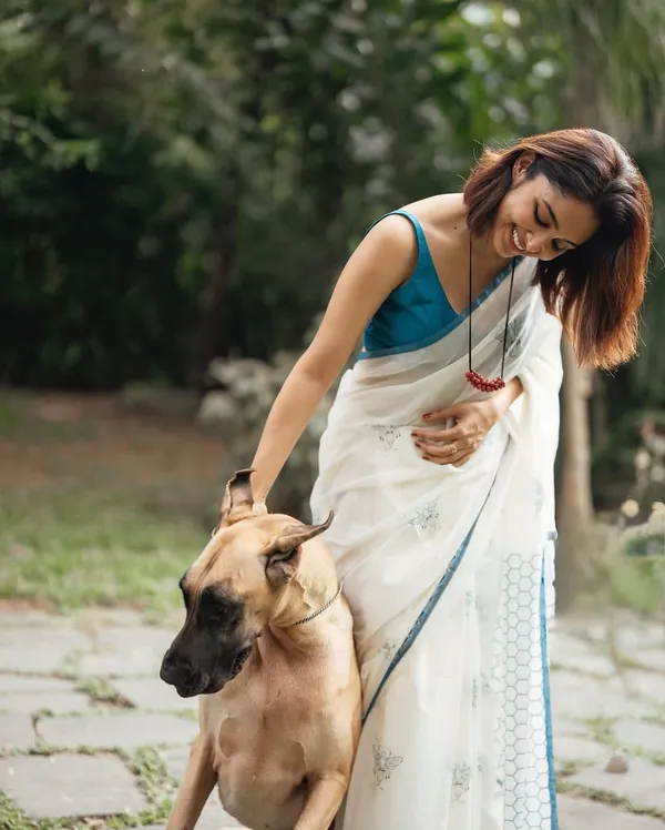 Blooming_Elegance_Saree__|_premium_|_Sunshine_Elegance_Linen