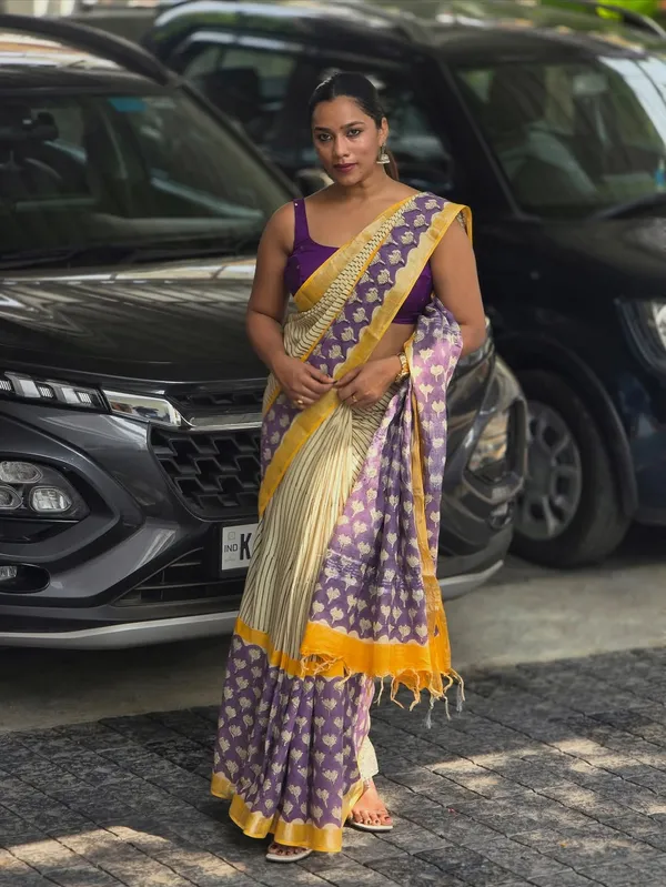 Blooming_Elegance_Saree__|_premium_|_Sunshine_Elegance_Linen