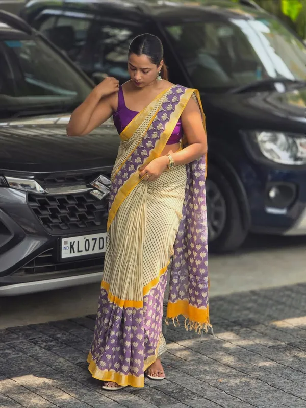 Blooming_Elegance_Saree__|_premium_|_Sunshine_Elegance_Linen