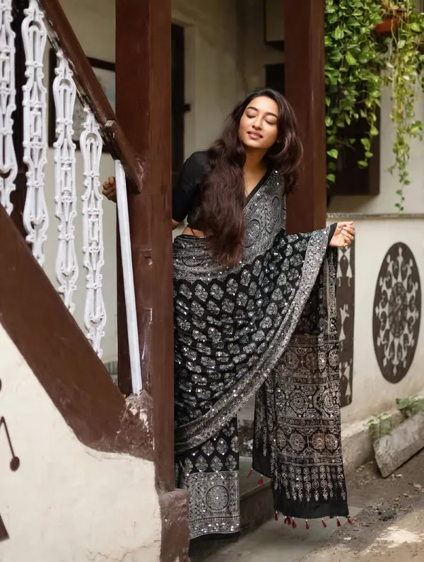 Ajarakh_Real_Mirror_Saree_&_Designer_Blouse_|_Party_Wear_Saree_For_Women_|_Mirror_Work_Saree
