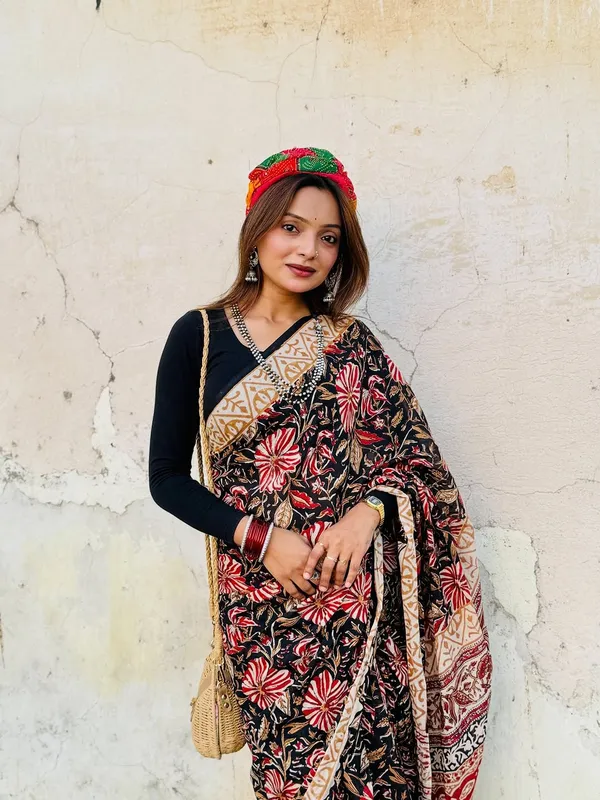 The_Royal_Drape_linen_saree_|_Premiume_saree_|_Classic_Wear_saree