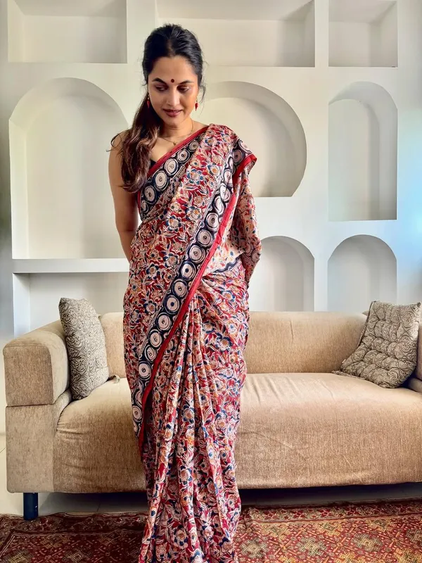 The_Royal_Drape_linen_saree_|_Premiume_saree_|_Classic_Wear_saree