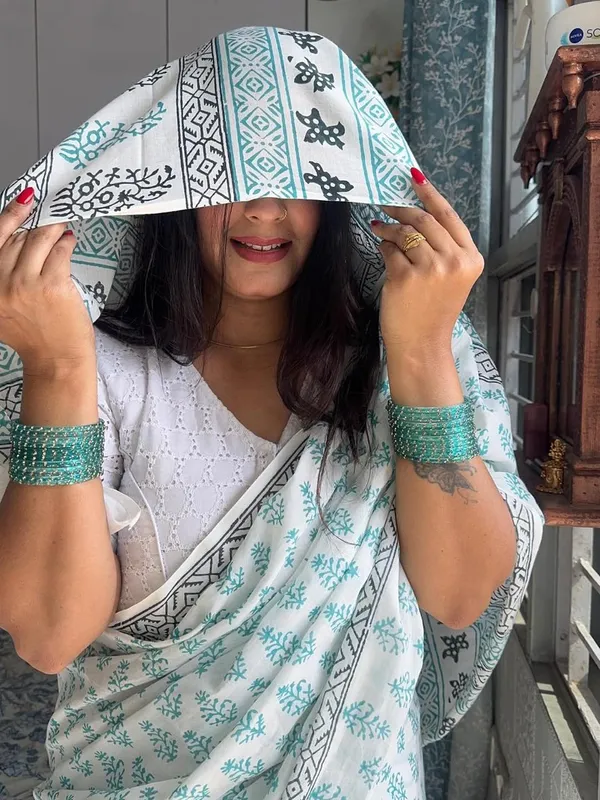 The_Royal_Drape_linen_saree_|_Premiume_saree_|_Classic_Wear_saree