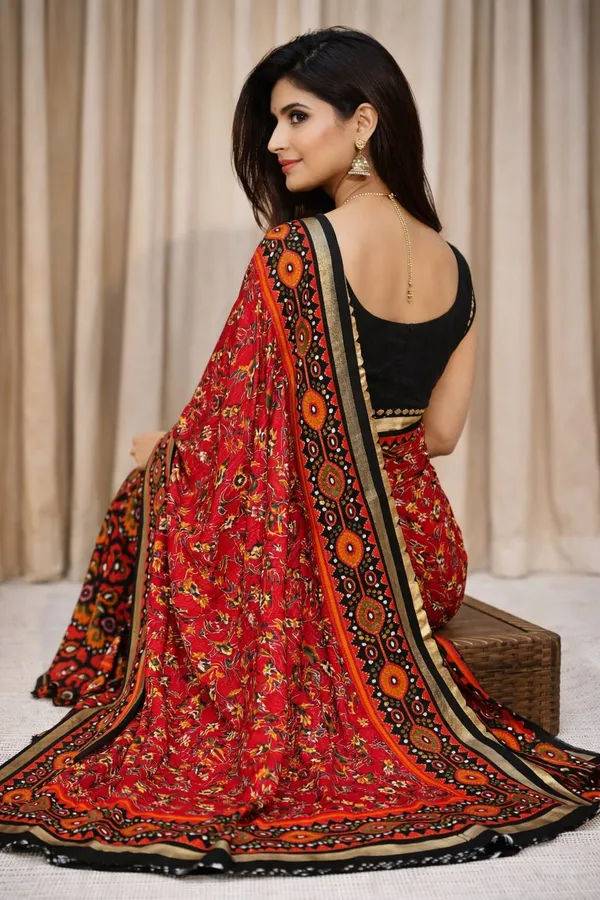 Blooming_Elegance_Saree__|_premium_|_Sunshine_Elegance_Linen