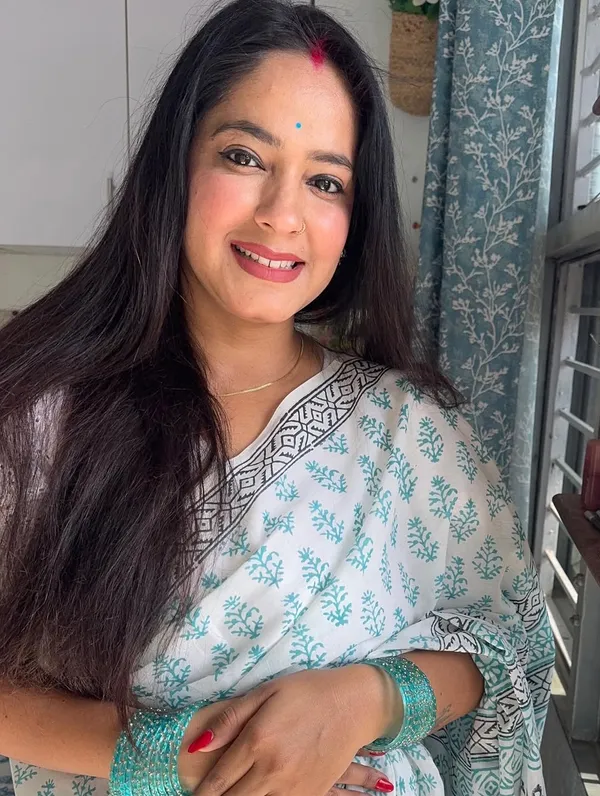 Soft_Bloom_linen_cotton_saree_|_Linen_Aura_Elegance