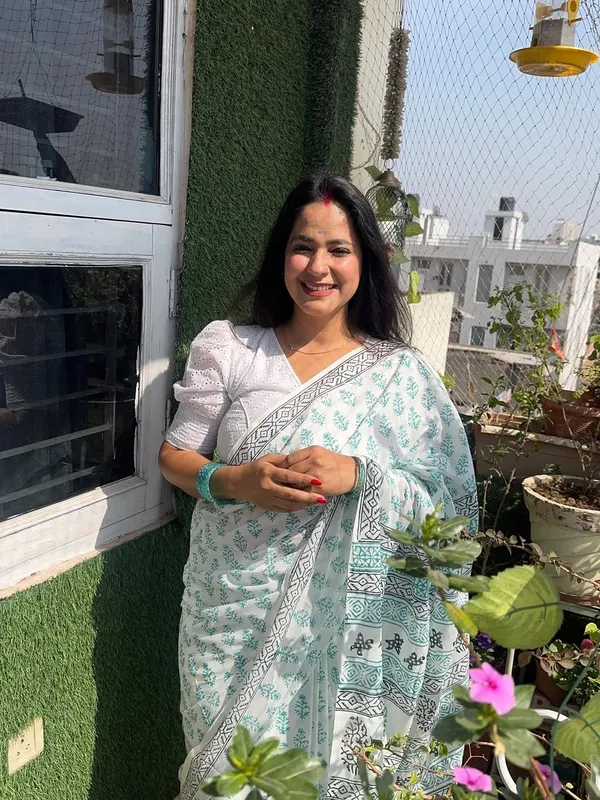 Soft_Bloom_linen_cotton_saree_|_Linen_Aura_Elegance