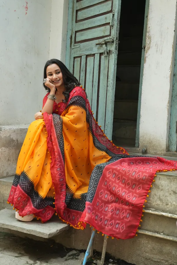 Blooming_Elegance_Saree__|_premium_|_Sunshine_Elegance_Linen
