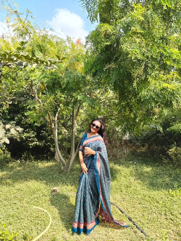Soft_Bloom_linen_cotton_saree_|_Linen_Aura_Elegance