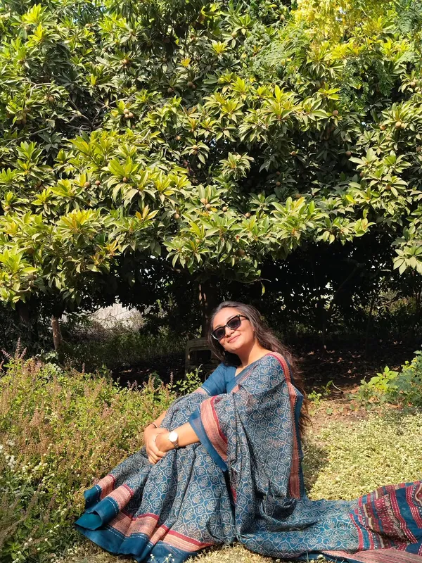 Soft_Bloom_linen_cotton_saree_|_Linen_Aura_Elegance