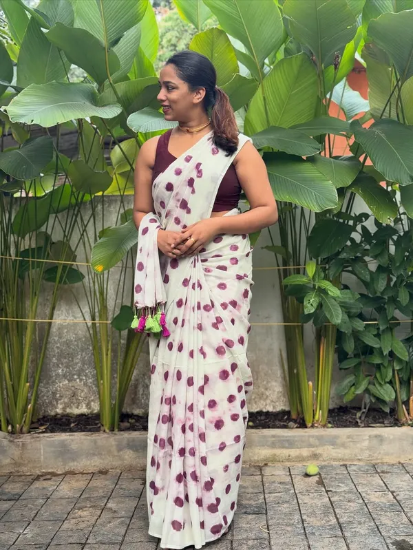 Soft_Bloom_linen_cotton_saree_|_Linen_Aura_Elegance