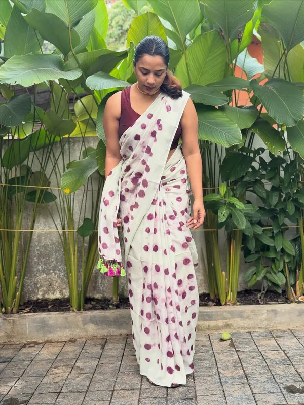 Soft_Bloom_linen_cotton_saree_|_Linen_Aura_Elegance