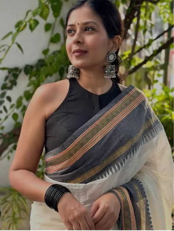 Charcoal_Heritage_Linen_Cotton_Saree_–_Timeless_Dark_Solid