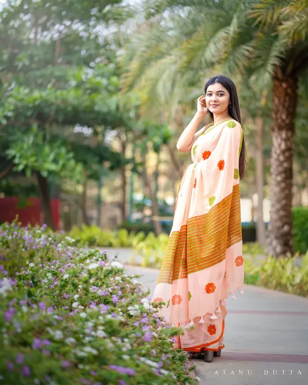 Pure_Linen_Cotton_Saree_For_Women_With_Running_Blouse_Piece