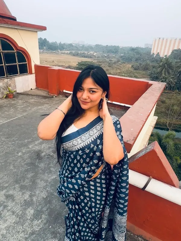 Soft_Bloom_linen_cotton_saree_|_Linen_Aura_Elegance