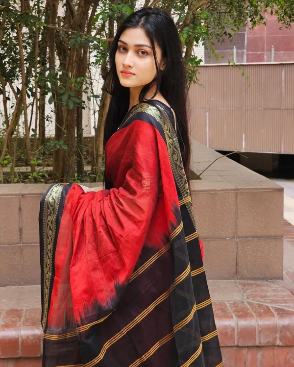 Soft_Bloom_linen_cotton_saree_|_Linen_Aura_Elegance