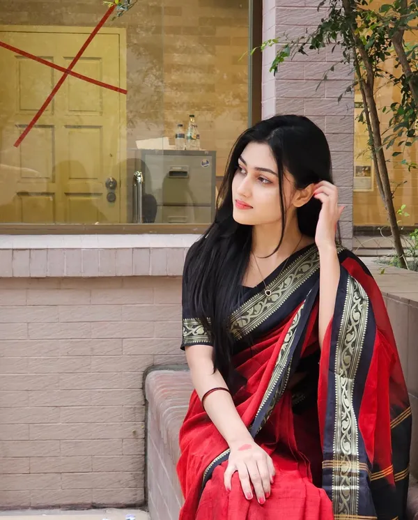 Soft_Bloom_linen_cotton_saree_|_Linen_Aura_Elegance