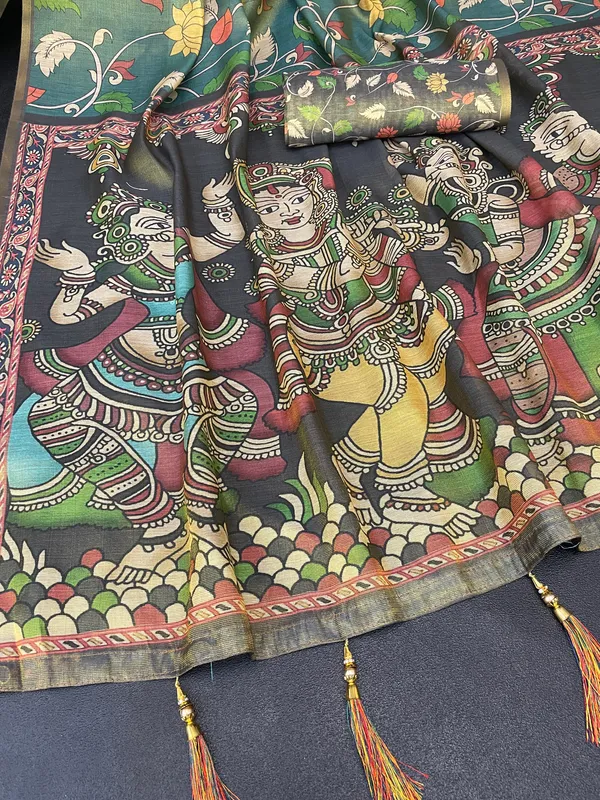 Prismatic_Grace_Saree_with_Contrast_Blouse