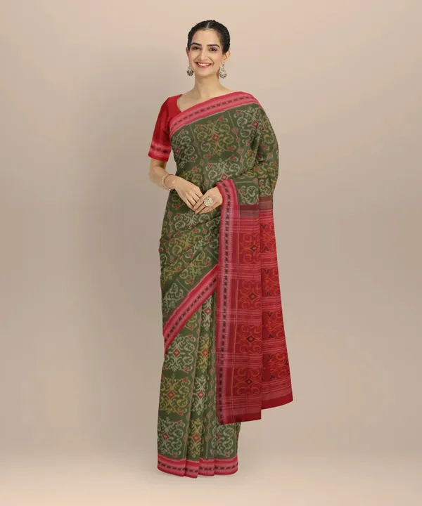 Luxury_Jacquard_Saree_with_Elegant_Border_Design
