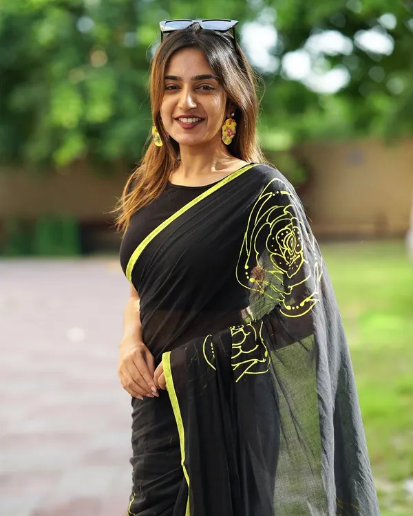 Blooming_Elegance_Saree__|_premium_|_Sunshine_Elegance_Linen