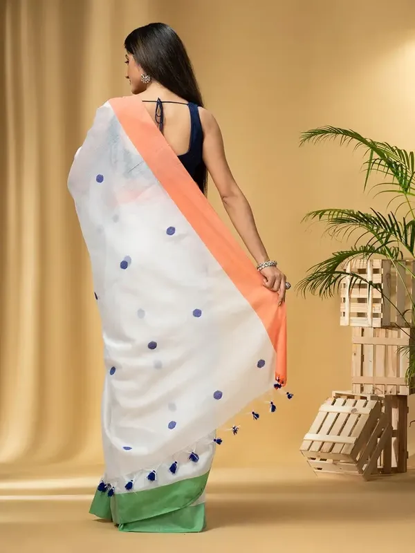 Premium_Jacquard_Saree_with_Graceful_Finish