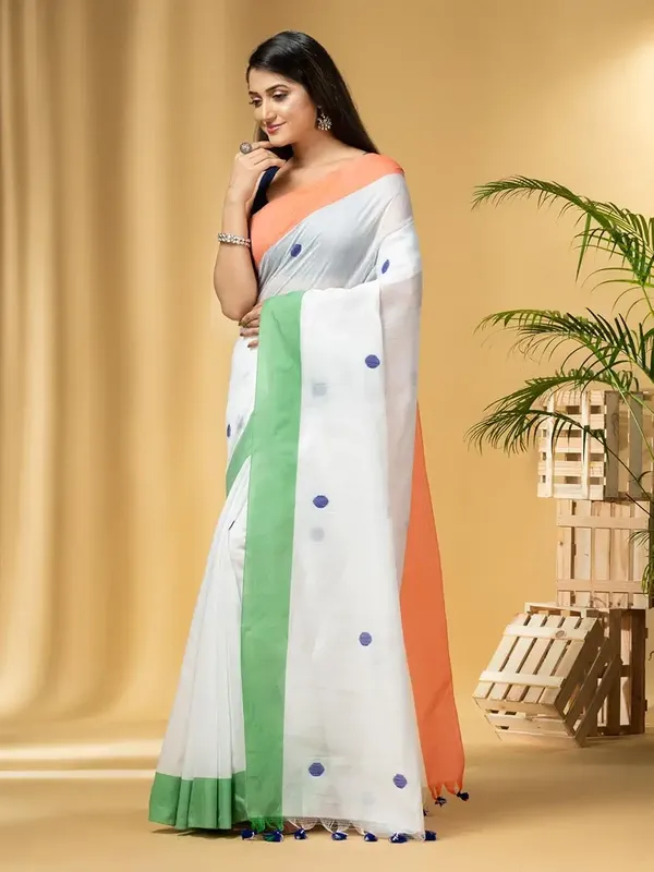 Premium_Jacquard_Saree_with_Graceful_Finish