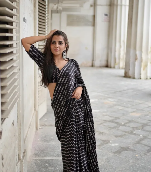 Black_Original_Japan_Satin_Saree_For_Women