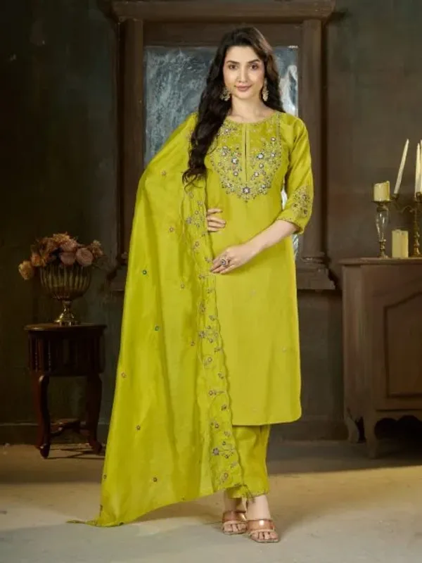 Alluring_Green__Pure_Mal_Chanderi_Anarkali_Set_with_Floral_Hand_Work_Detailing