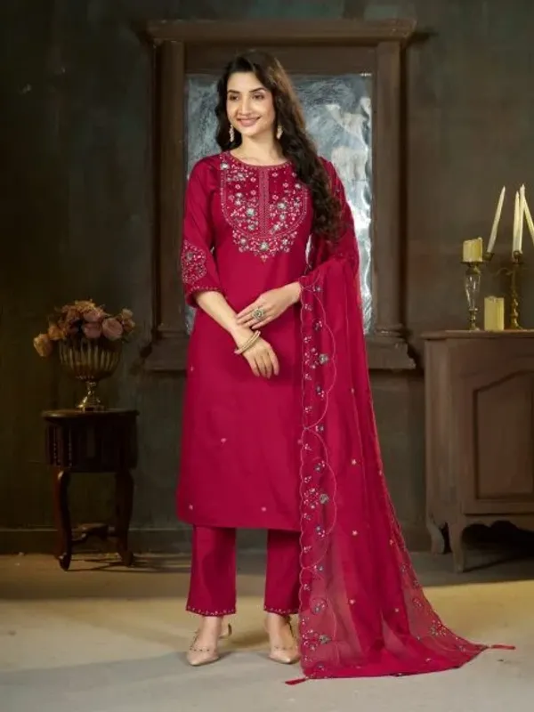 Alluring_Rani_Pink_Pure_Mal_Chanderi_Anarkali_Set_with_Floral_Hand_Work_Detailing