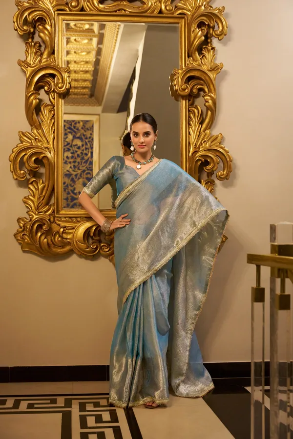 Shimmering_In_Zari_And_Sequins_Saree