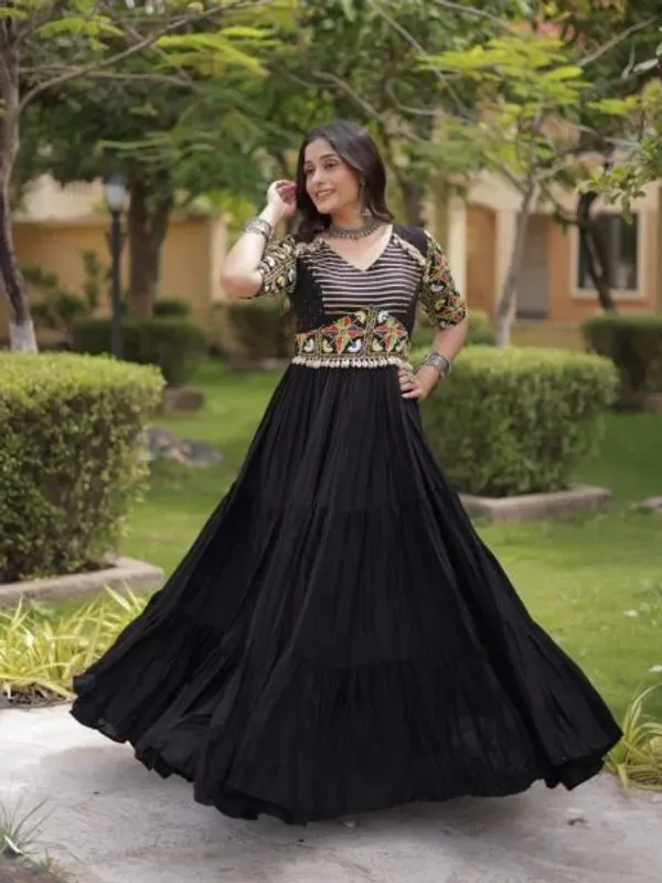 Black_Designer_Marina_Silk_Kurti_Pant_Set_with_Multi_Thread_Embroidery