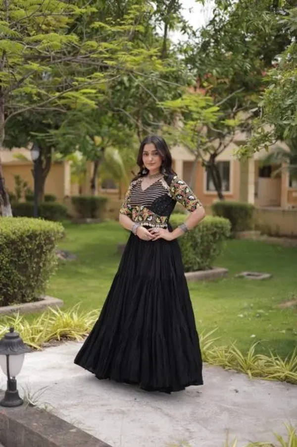 Black_Designer_Marina_Silk_Kurti_Pant_Set_with_Multi_Thread_Embroidery