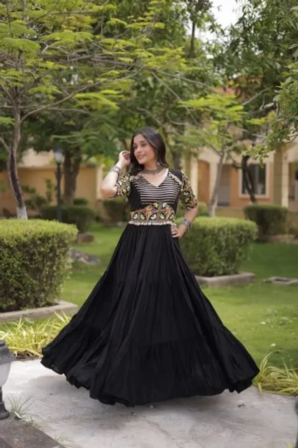 Black_Designer_Marina_Silk_Kurti_Pant_Set_with_Multi_Thread_Embroidery