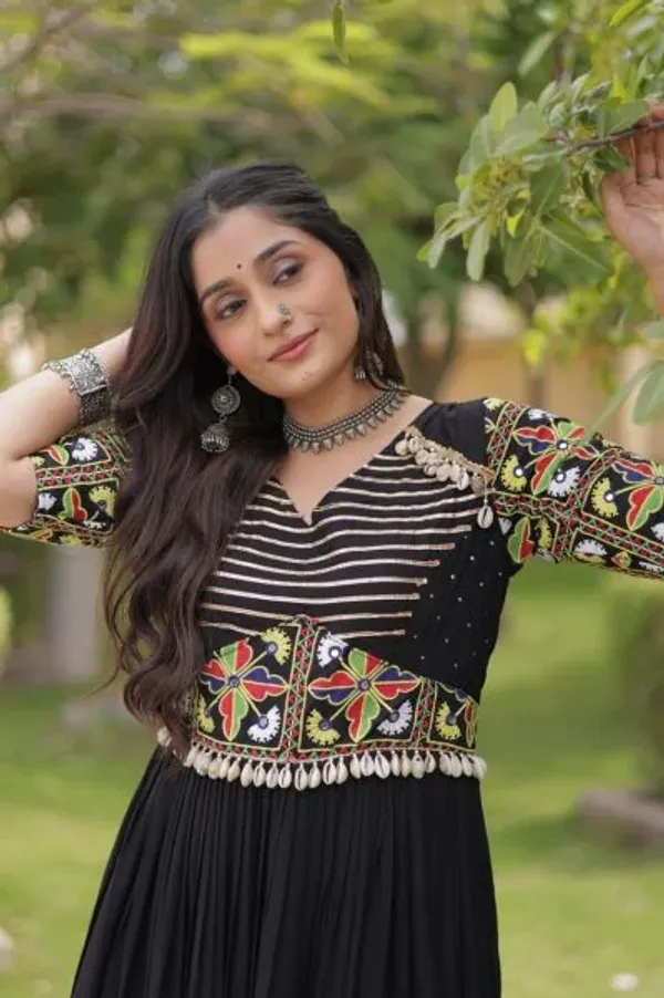 Black_Designer_Marina_Silk_Kurti_Pant_Set_with_Multi_Thread_Embroidery