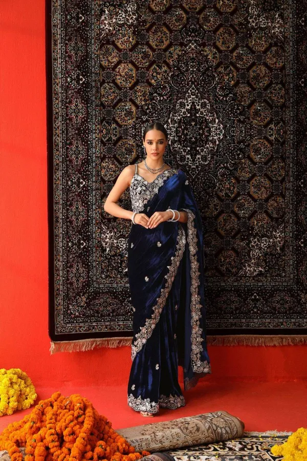 Velvet_Designer_Sequence_And_Jari_Thread_Worked_Saree