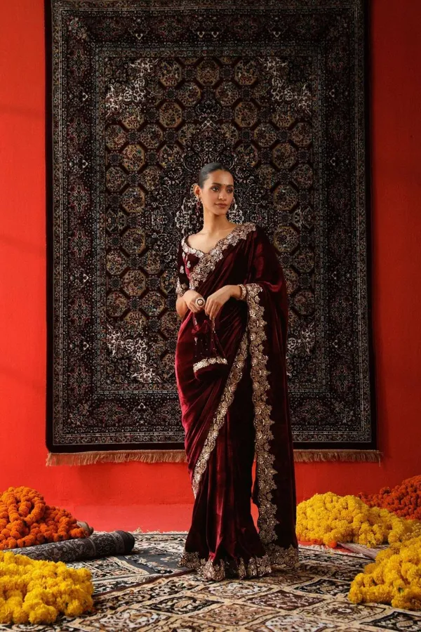 Velvet_Designer_Sequence_And_Jari_Thread_Worked_Saree