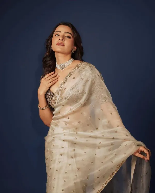 Latest_Designer_Wedding_Wear_Organza_Saree