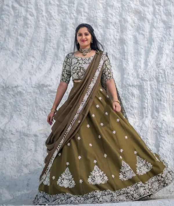 Designer_Embroidered_Mahendi_Lehenga