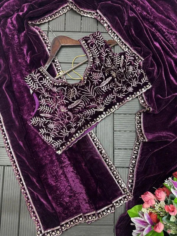 Heavy_Viscose_Velvet_Sequence_Party_Wear_Saree