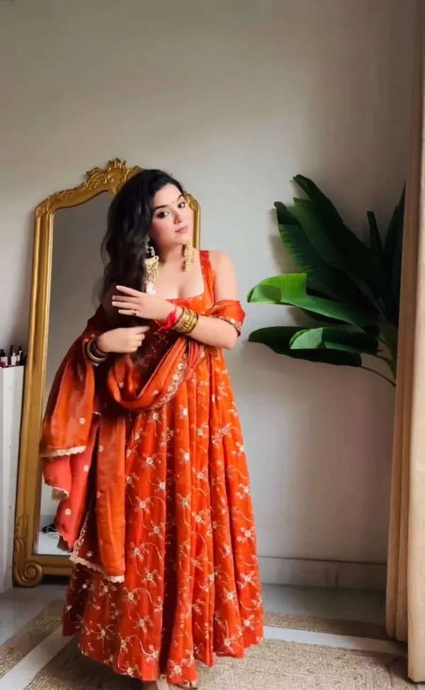 Fendy_Silk_Designer_Anarkali_Gown_Set