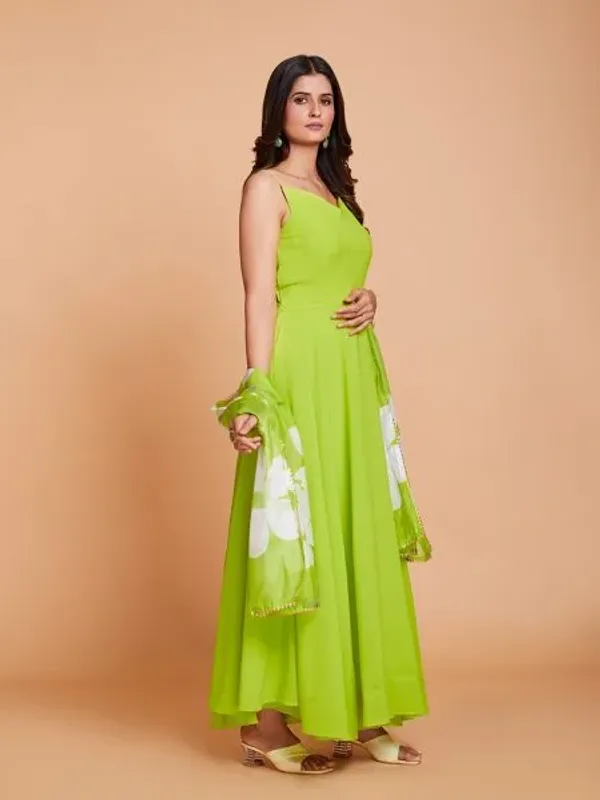 Green_Plain_Anarkali_With_Printed_Duppta