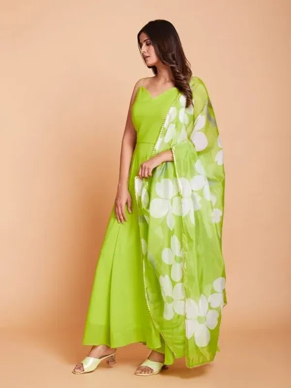 Green_Plain_Anarkali_With_Printed_Duppta