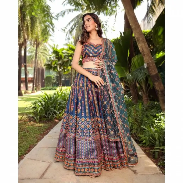 Designer_Embroidered_Chinon_Lehenga