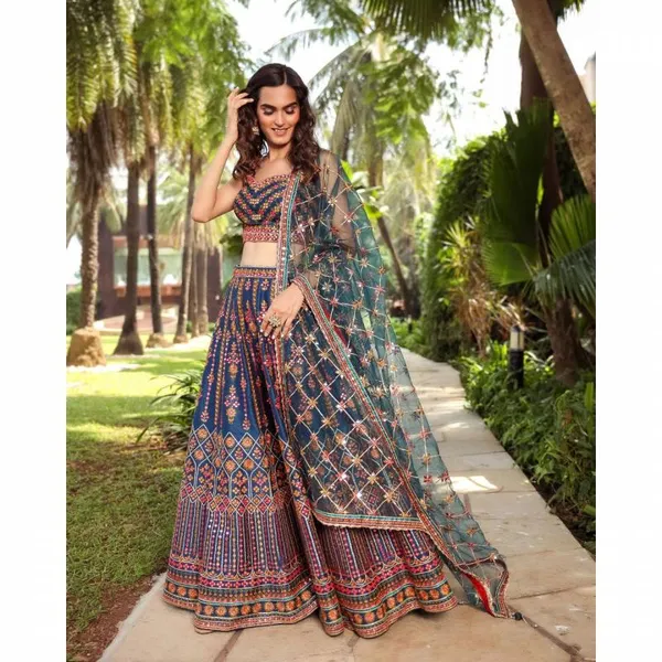 Designer_Embroidered_Chinon_Lehenga