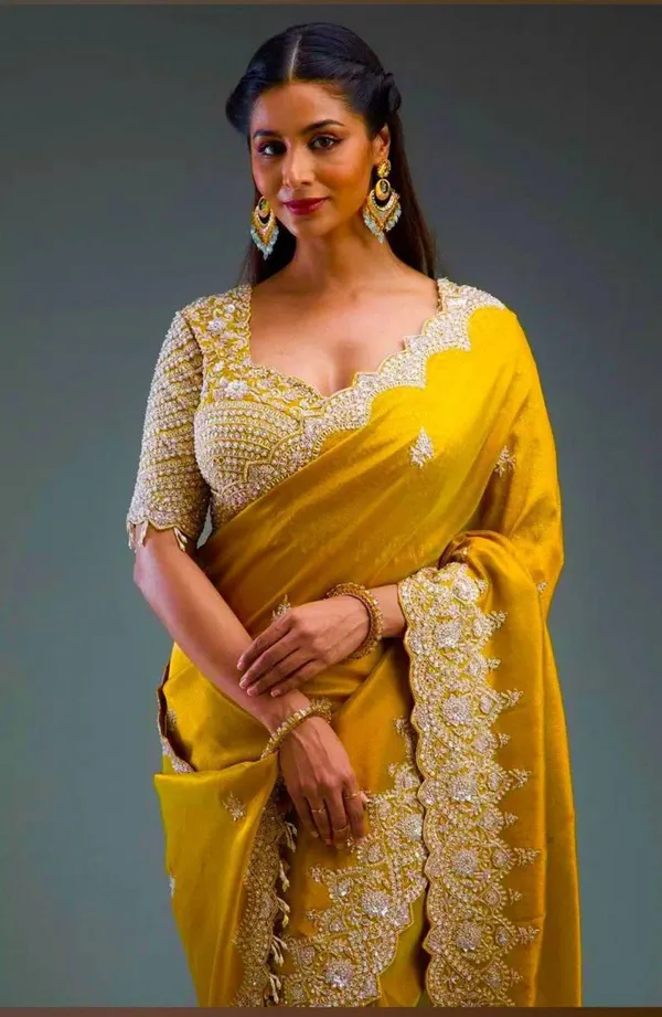 Remium_Soft_Gold_Silk_Beautiful_Embroidery_Worked_Saree