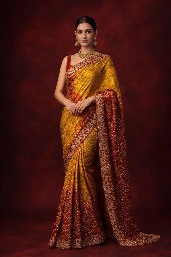 Chinon_Silk_Bandhani_Codding_Stylish_Saree