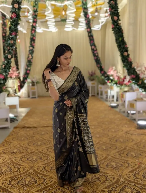 Banarasi_Soft_Silk_Gold_Zari_Work_Saree