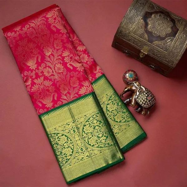 Lichi_Soft_Silk_Festival_Wear_Rich_Pallu_Saree