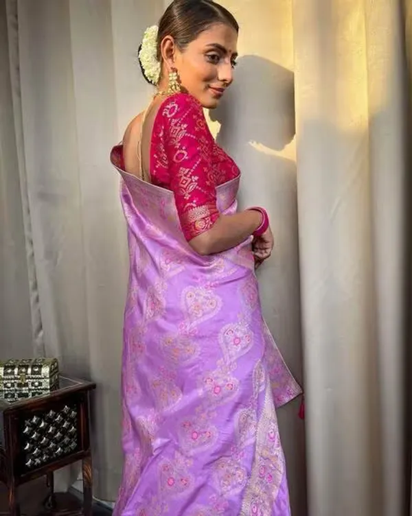 Lichi_Silk_Jacquard_Work_Saree