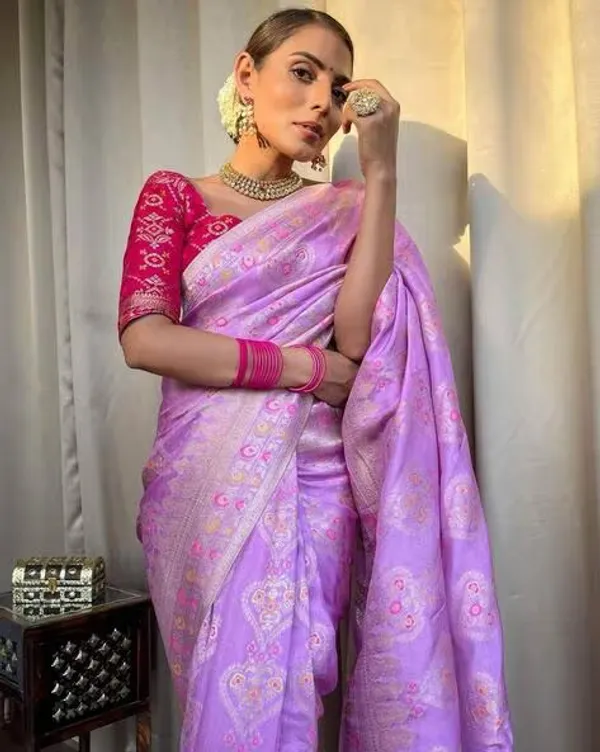 Lichi_Silk_Jacquard_Work_Saree